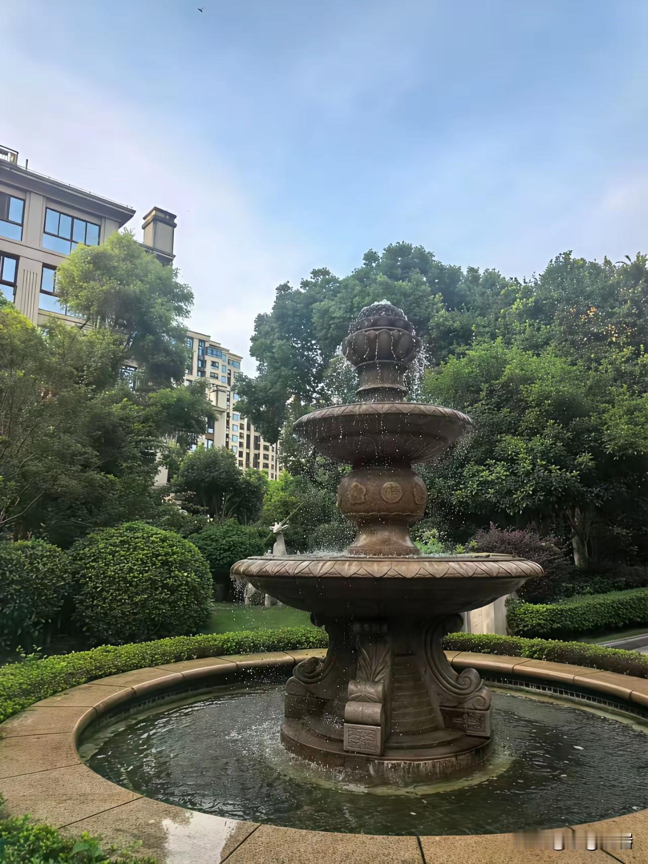 修炼通透格局，做清醒有分寸的成年人1、先修克制，管住表达欲，大半是非都会自