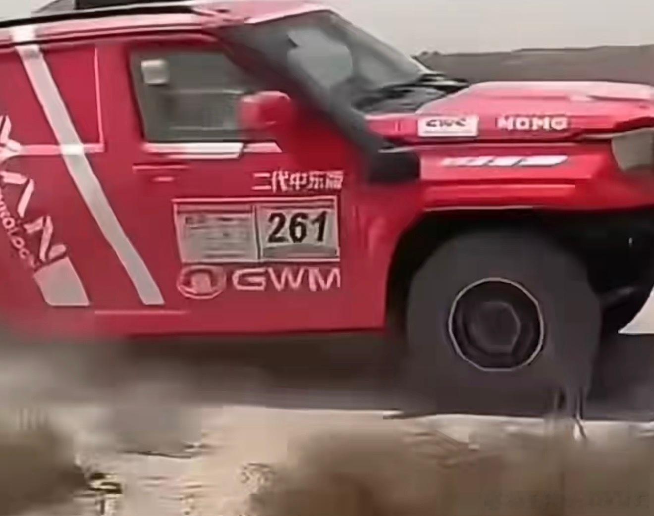三轮时代加一个长城汽车2026环塔拉力赛SS4赛段，科曼车队261号，爆胎三轮