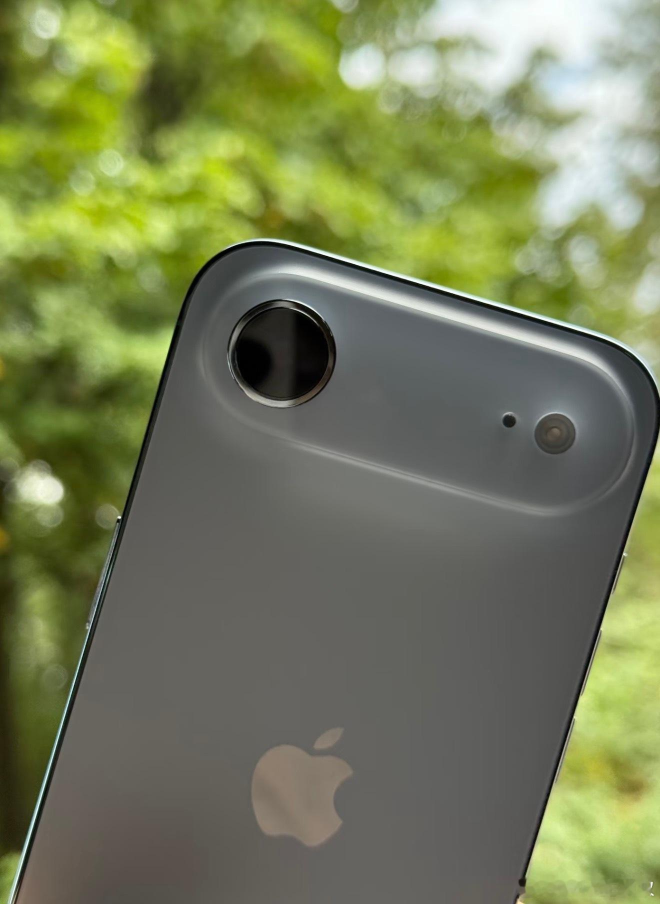 是不是超出你的预期？iPhoneAir的续航竟然和标准版是差不多的[哆啦A梦害