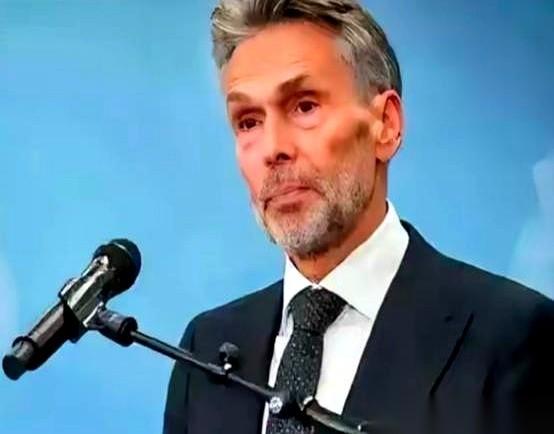 人家那边枪一响，以为我们这边就得应声倒地。结果你猜怎么着？我们这边不但没倒，