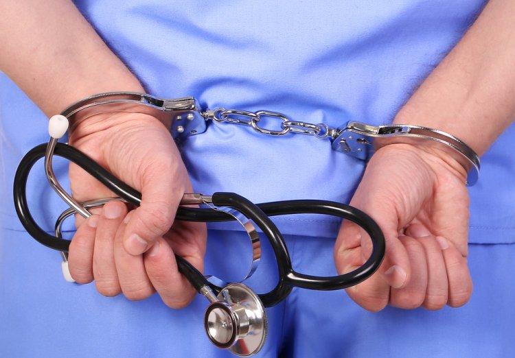 国家医保监管亮剑不够，希望能根治医疗吃回扣乱象！国家医保局曝光的李某回扣案，看