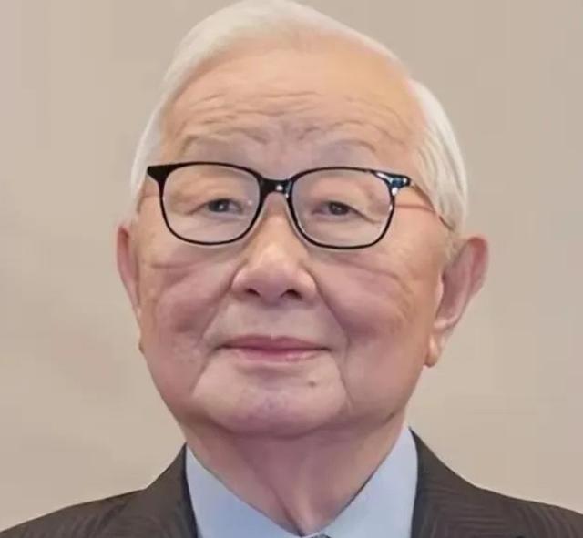台积电创办人张忠谋，受访时曾再度说出重话：“我确实认为，我的国家——美国，仍是世