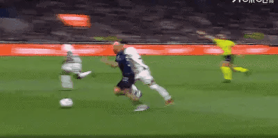 3：0主场赢下卡利亚里，但决不能说赢的轻松。并不是卡利亚里踢的有多好，而是裁判的