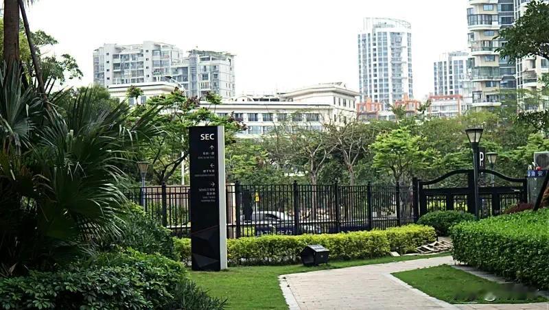 深圳一凶宅30人争抢699.8万拍出深圳一凶宅以699.8万拍出，30人争抢。