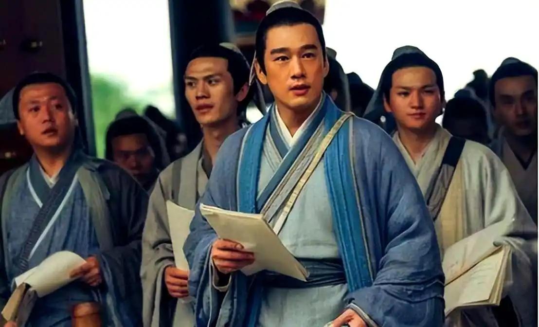 古代"秀才"一年到底能挣多少钱？《武林外传》里的吕秀才穷得叮当响，天天被佟湘