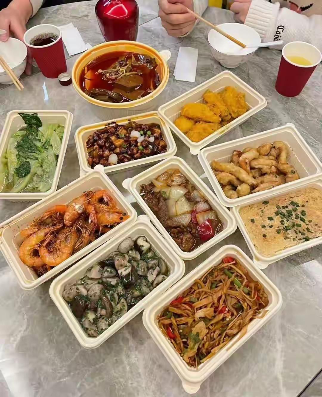两个人点这么多外卖吃的完吗？