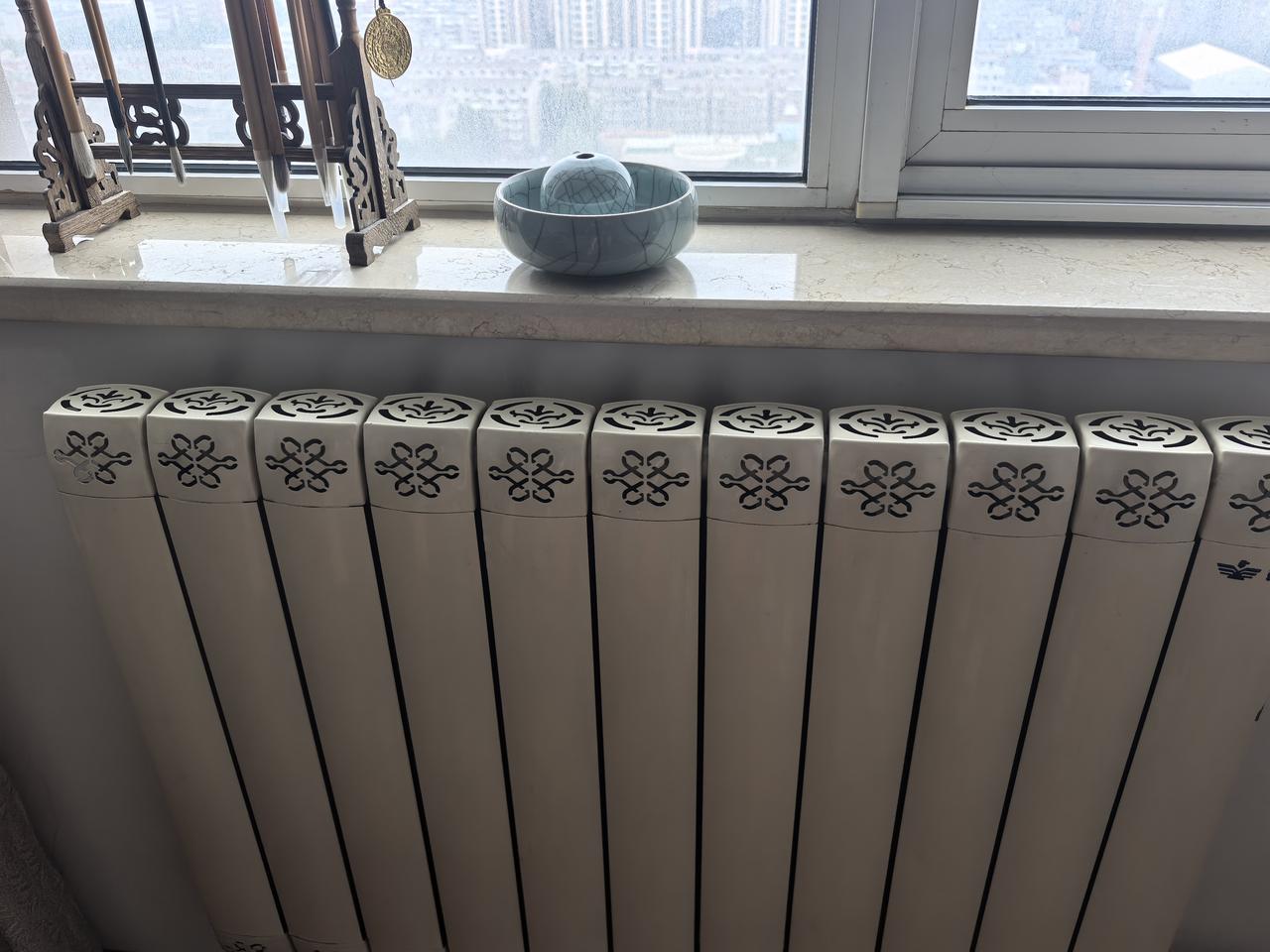 定位郑州，真冷！咋天躺在床上，忽然听到暖气片发出咕咕的水声，这是要供暖！河南20