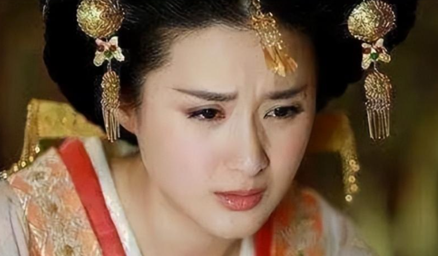 公元396年，12岁的王神爱在洞房花烛夜掀开盖头时，看到的不是翩翩少年郎，而是一