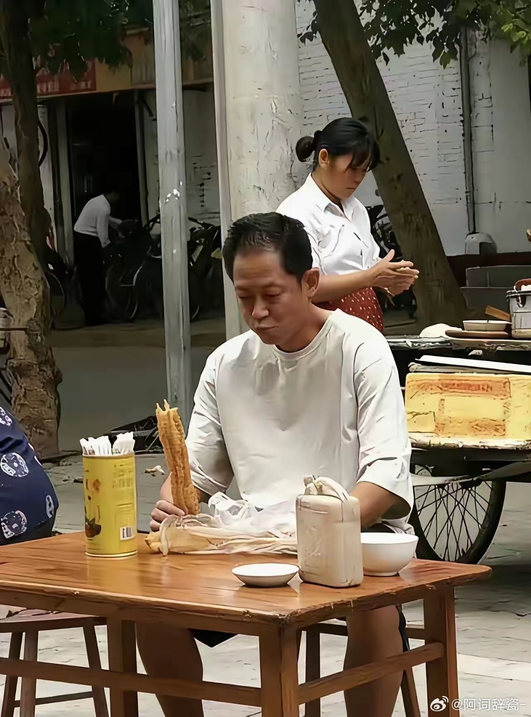 王志文的早餐，豆浆油条很接地气