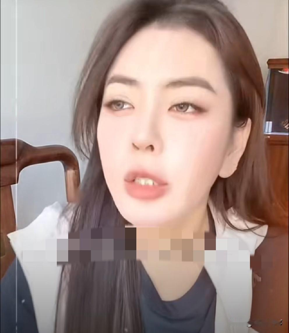 巴扎黑女徒弟分析“小冠军”卖货业绩不降反涨原因。小冠