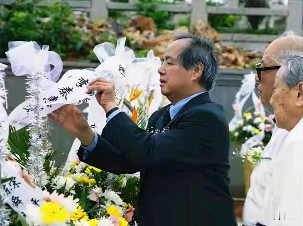 李政道98岁离世，妻子早走28年，合葬太湖边无人知1940年代末的芝加哥火车