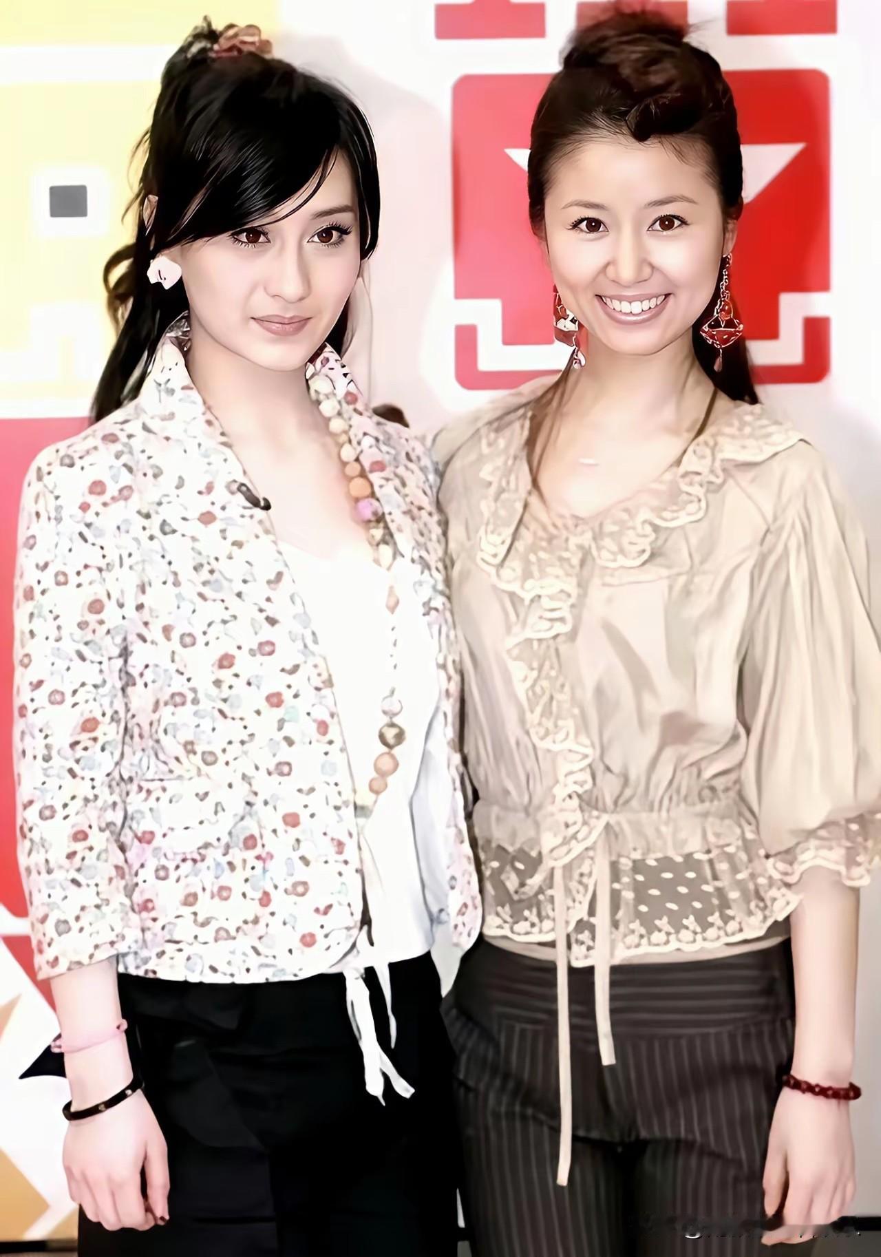 左边那个女神，长得那么漂亮，可以一直火不起来！