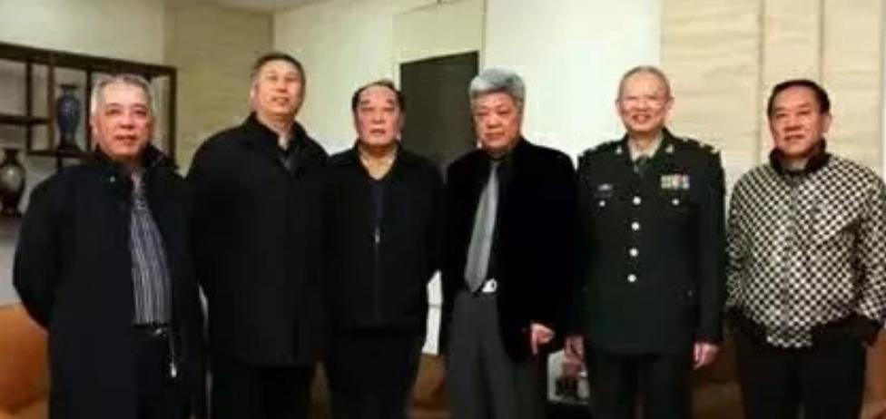 1967年10月，保卫人员向许世友报告：司令，有人要见你，许世友吼了一声：不见，