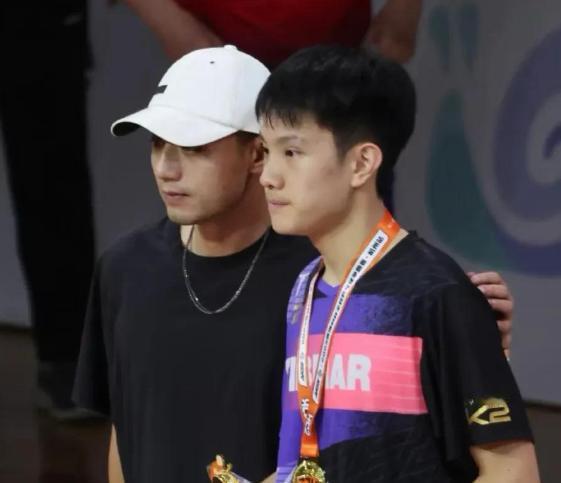 张继科杯第一天，男单冠军有了意外惊喜，利好国乒男双！昨晚中学组男单冠军已经胜