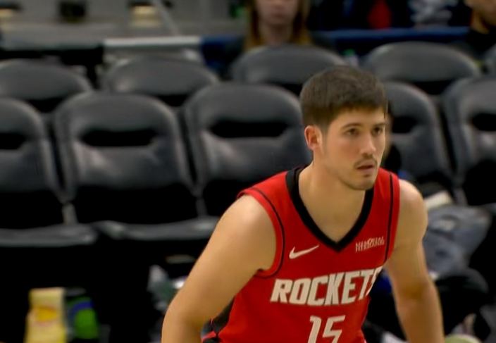 这场打完还不明白谢泼德没什么培养前途吗这个球员就打不了什么强度局，进攻球商很