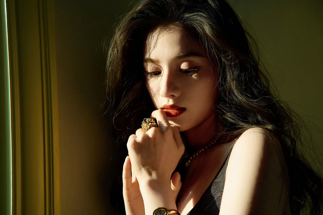 张婧仪跑步的神谁懂张婧仪跑步的氛围感！灵动明媚还带着满满的生命力，跑起来的样子