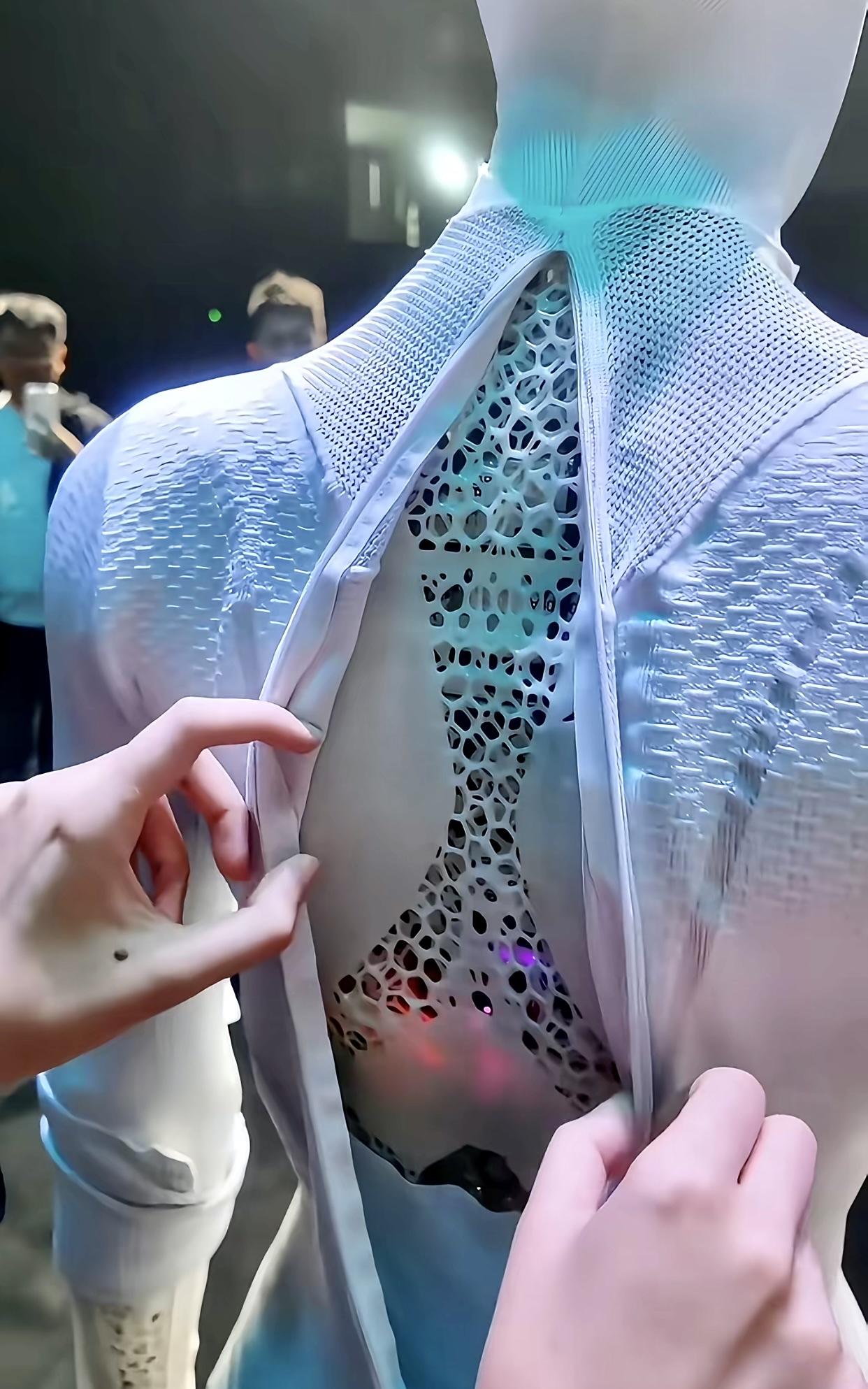 小鹏扒掉的不是机器人蒙皮，而是那些还活在欧美不行国产不可能行的思维里的人的底裤，