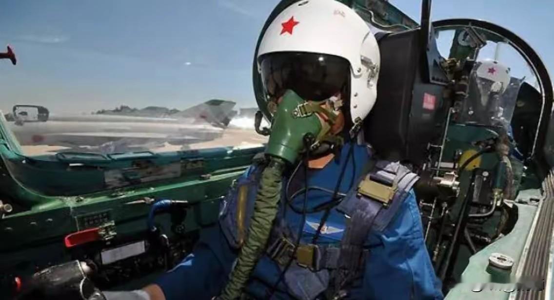 解放军飞行员10年飞1000小时”谣言，过去因经济和发动机限制飞行少，现在航空工