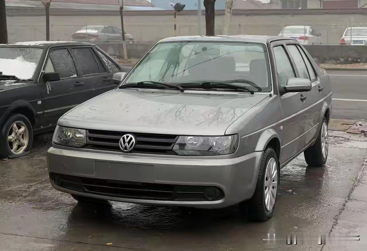 这款捷达不少人应该还是觉得比较熟悉的。这款车的上市年份介于06年至10年之间。车