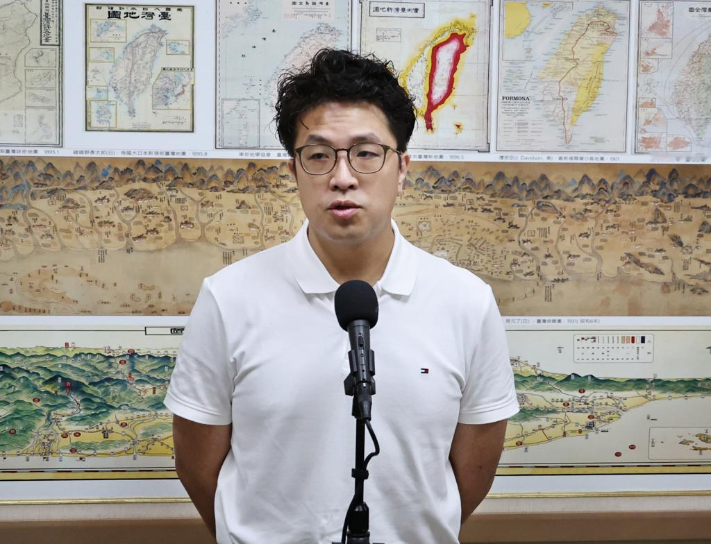 沈伯洋酸“蒋不听”钟沛君抛5个“难道”反呛！民进党台北市长参选人沈伯洋昨（2