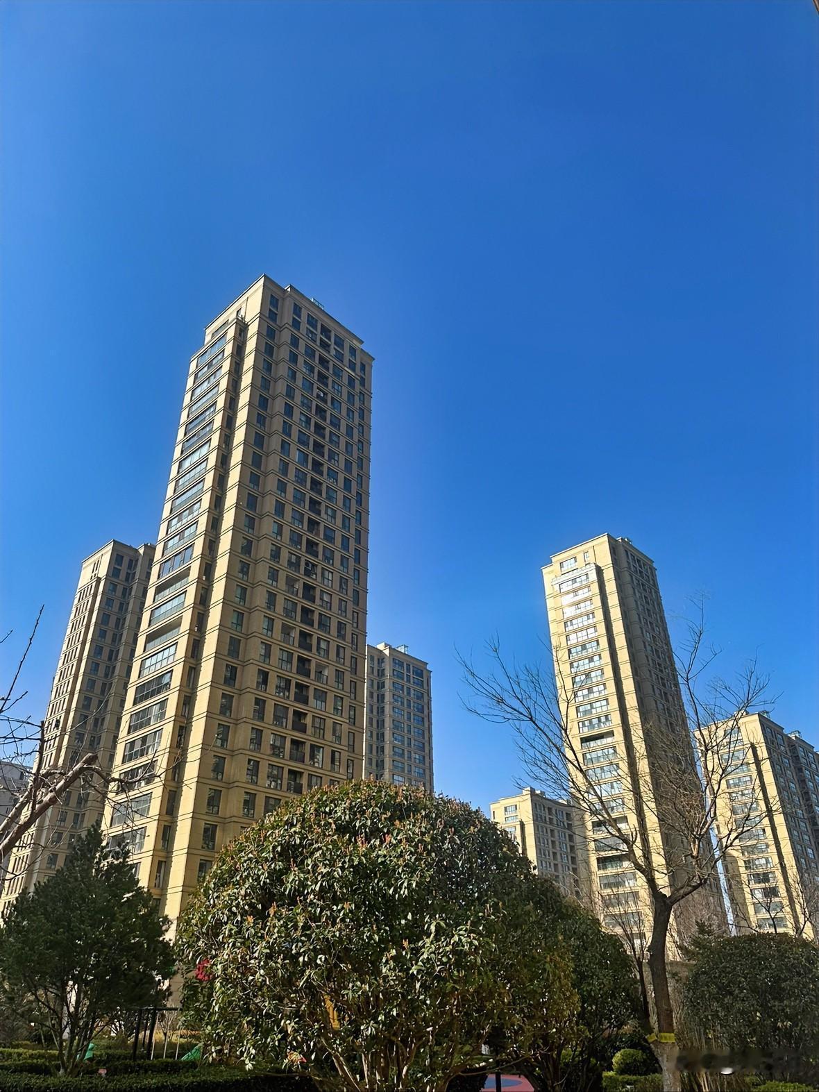 济南近20年的房价走势2005年：3000元，平稳起步2006年：3525元