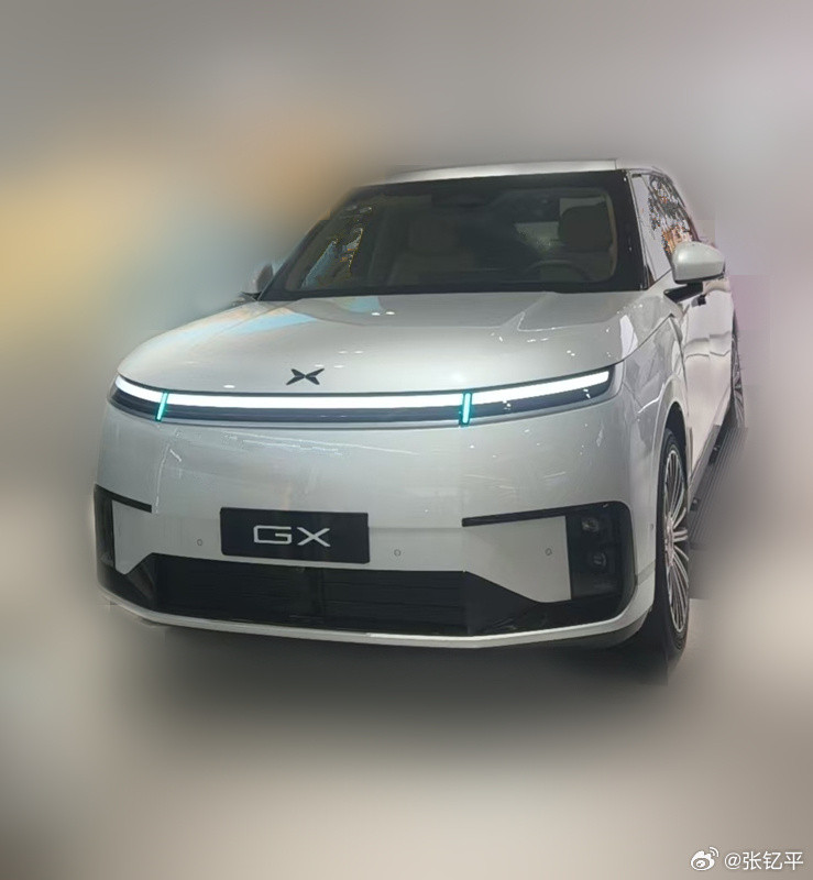 小鹏GX销售反馈：  1，这家店本月每天都有30~40组的客户来看车...
