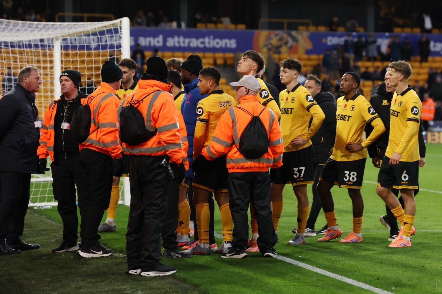 狼队努诺在狼队干了4年，率领球队从英冠冲上英超，并且连续三年保级成功。连续两个