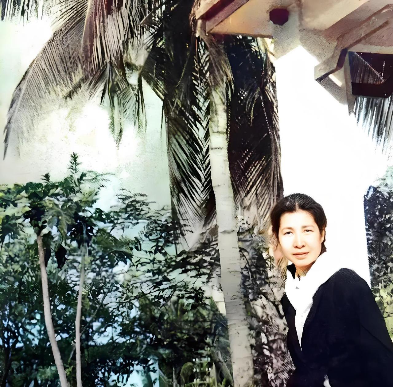 曾志临终前拉着女儿陶斯亮的手，说了一句藏了一辈子的话：“我这辈子爱过三个男人，每