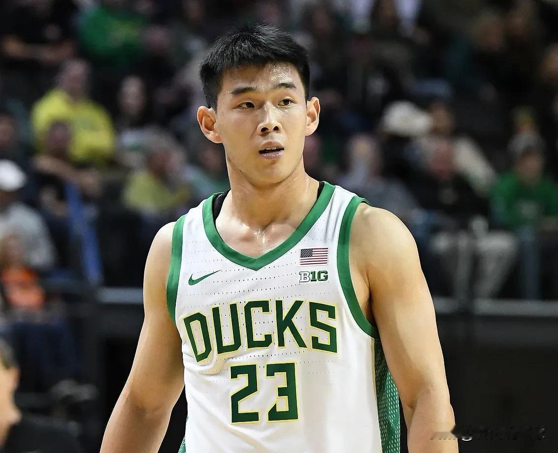 习惯性的表现！中国球员林葳今天在NCAA常规赛俄勒冈大学对阵UCLA(加州大学洛