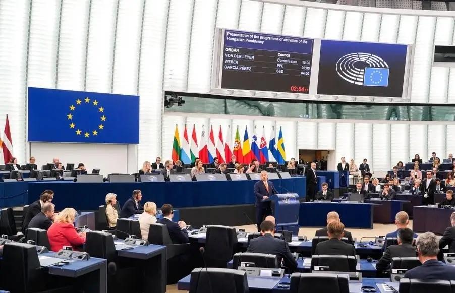 欧盟对乌克兰的援助可分为明确规划和潜在挑战两个维度来看。已锁定的援助期限，欧