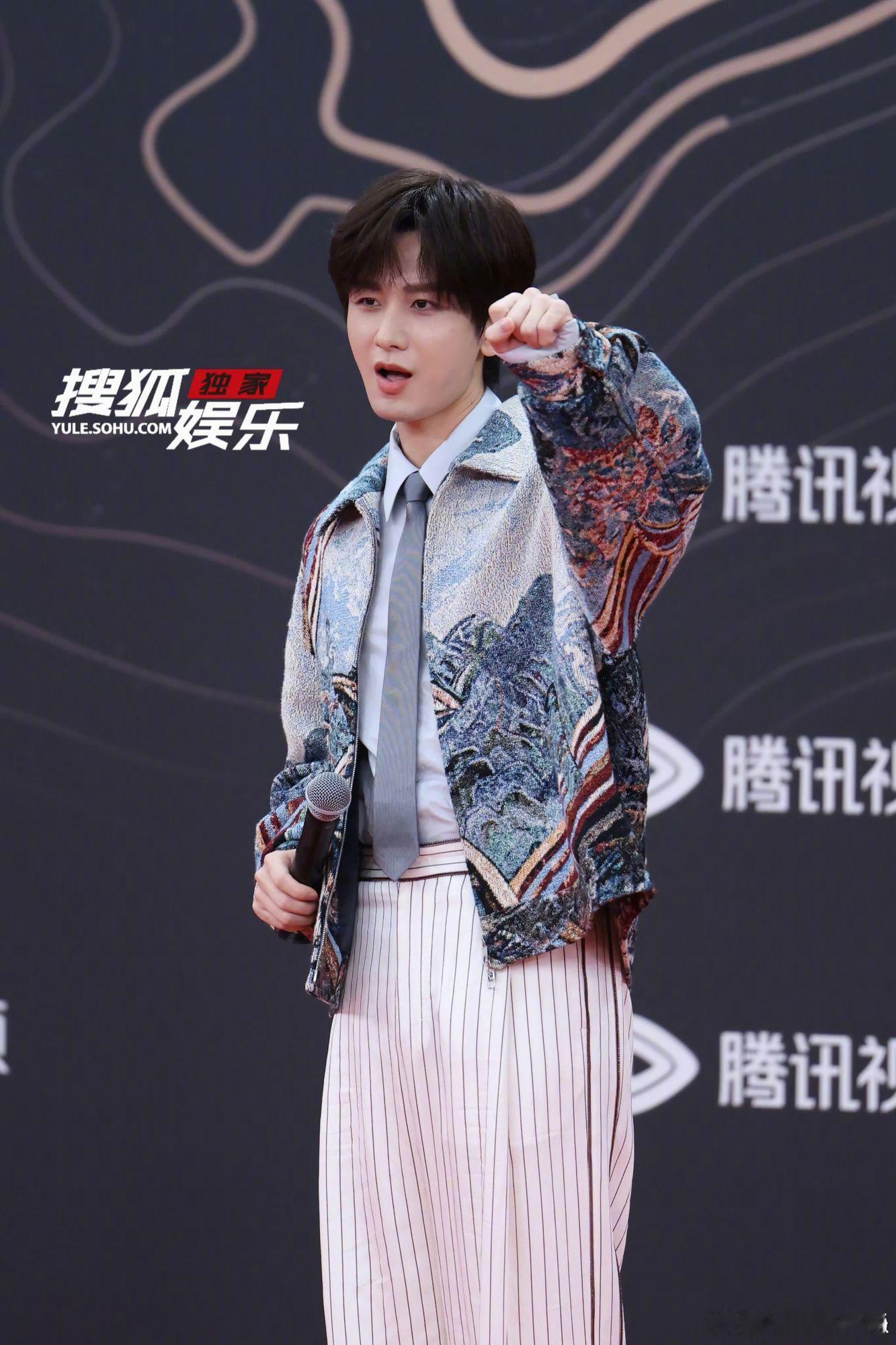 成毅两京十五日cy成毅朱瞻基业内编剧导演公开夸他“是那种让创作团队安心的演员”，