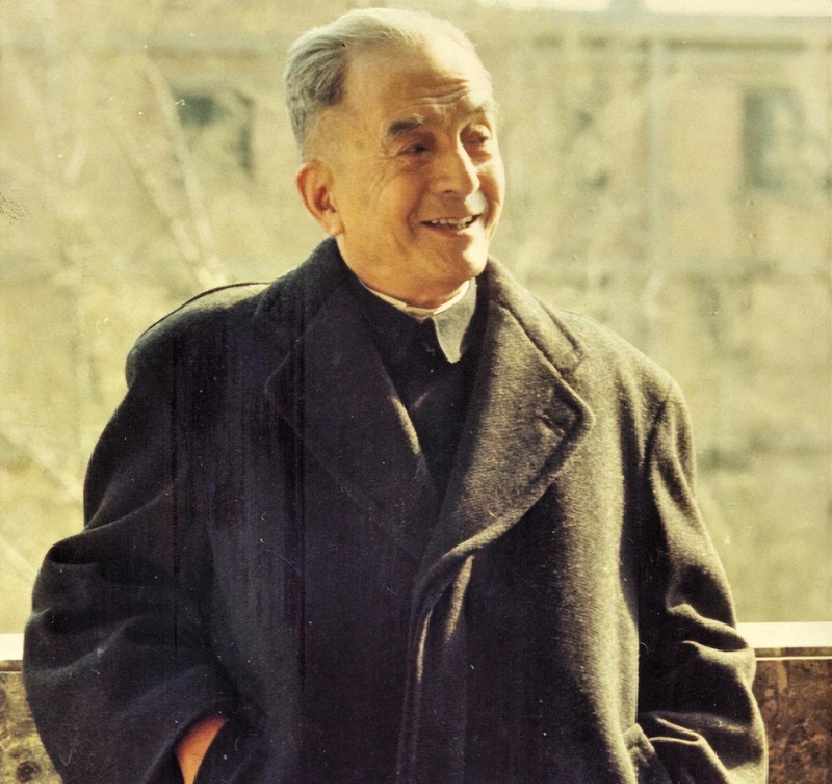 孙冶方（1908—1983），原名薛萼果，江苏无锡人，1924年入党，老一辈无产