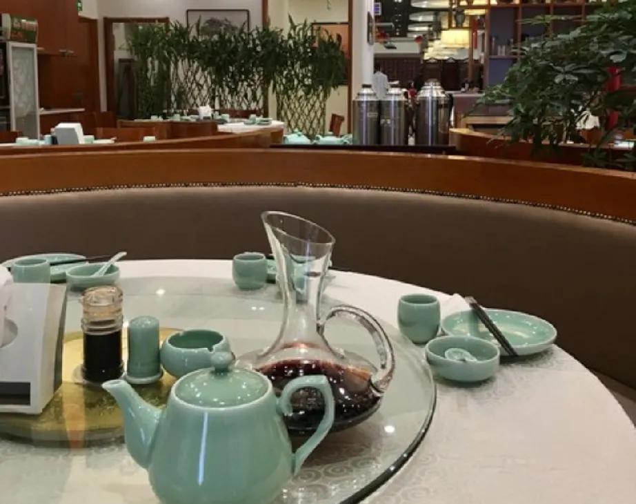 各度数白酒体验一览表：1，38度：入口绵柔，2，42度：入口刚刚好，3，4