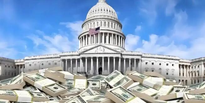 39万亿美债压顶真相曝光：美国不是怕中国抛售，而是75%债主是自己人，通胀成“隐