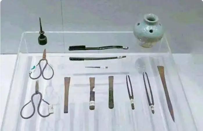 中医还是被低估了！继60年前从明代夏颧墓发现完整中医外科手术器械后，这次龙门石窟