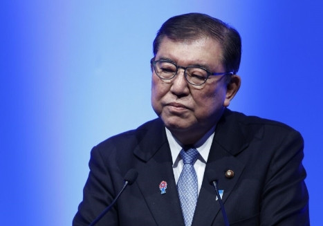 【石破茂拒绝卸任日本首相，中国送出2句话】石破茂依然拒绝卸任日本首相，他能保