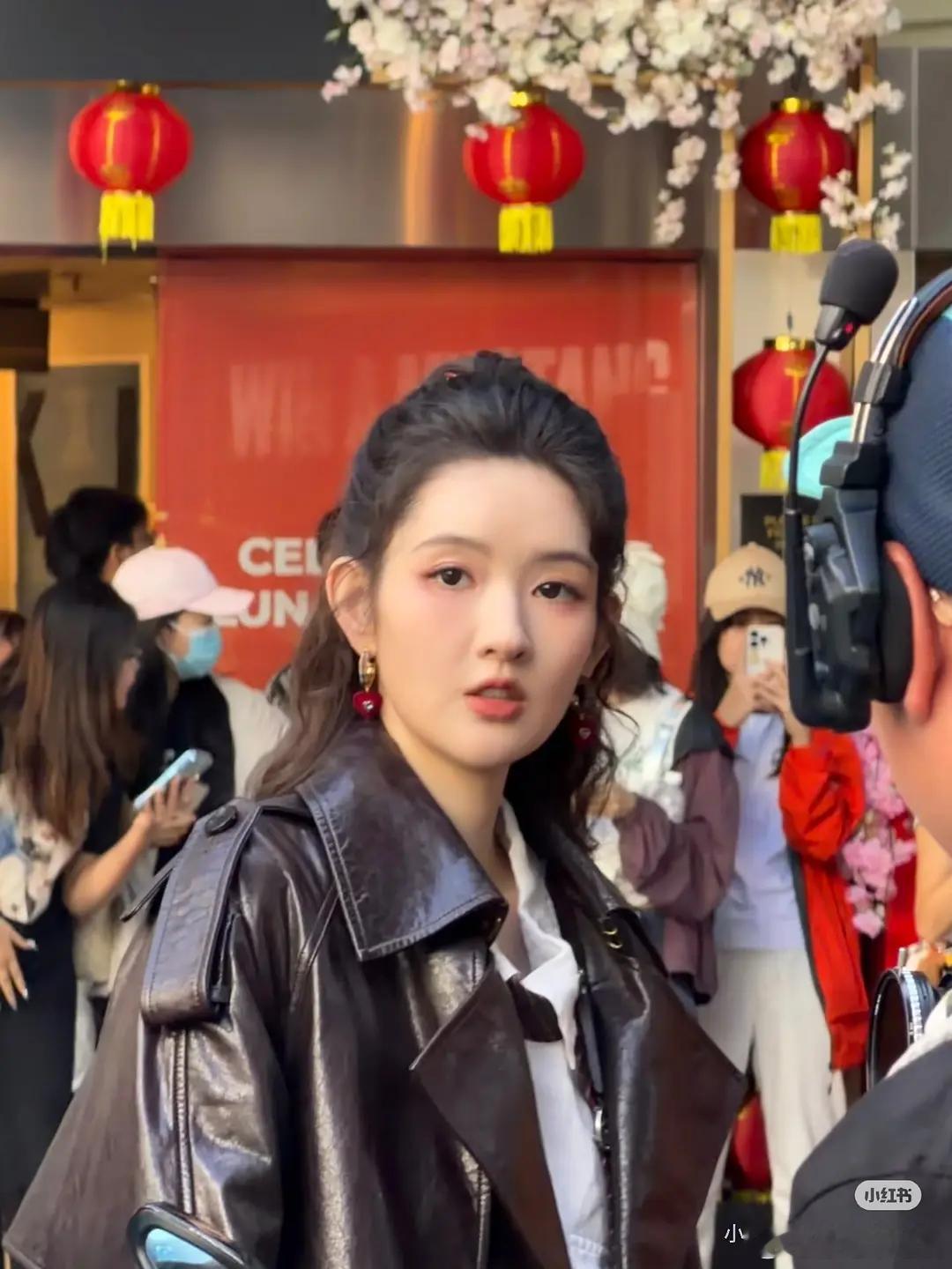 王玉雯的整体脸型怎么这么的奇怪，是因为她的嘴比较小吗？