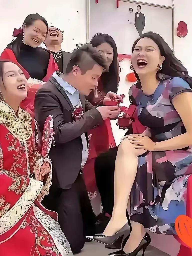 说实话，丈母娘更漂亮！[比心]