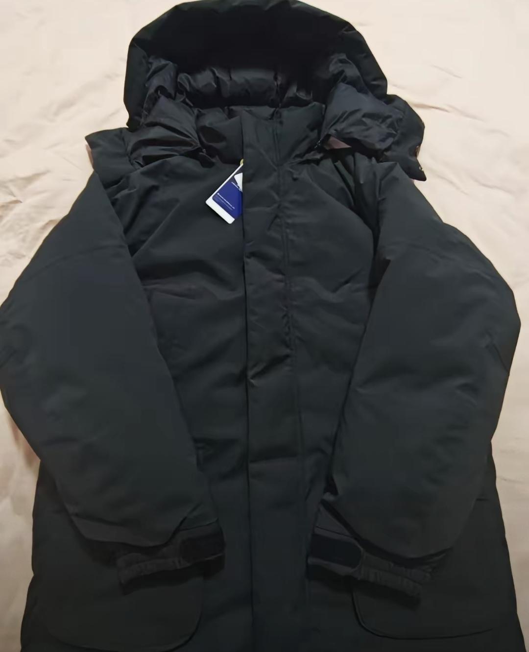 正月初五，我妈要注销爸的手机号。我拦住了，手抖得拿不稳手机。她盯着我，像看一