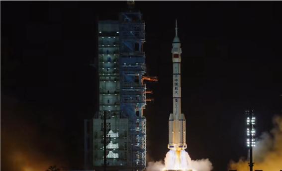 神22与空间站成功对接在2025年11月25日的中午12点11分，神舟22