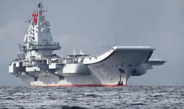 055大驱强势挺进台近海,台军阻拦无效,台媒痛批“奇耻大辱”!