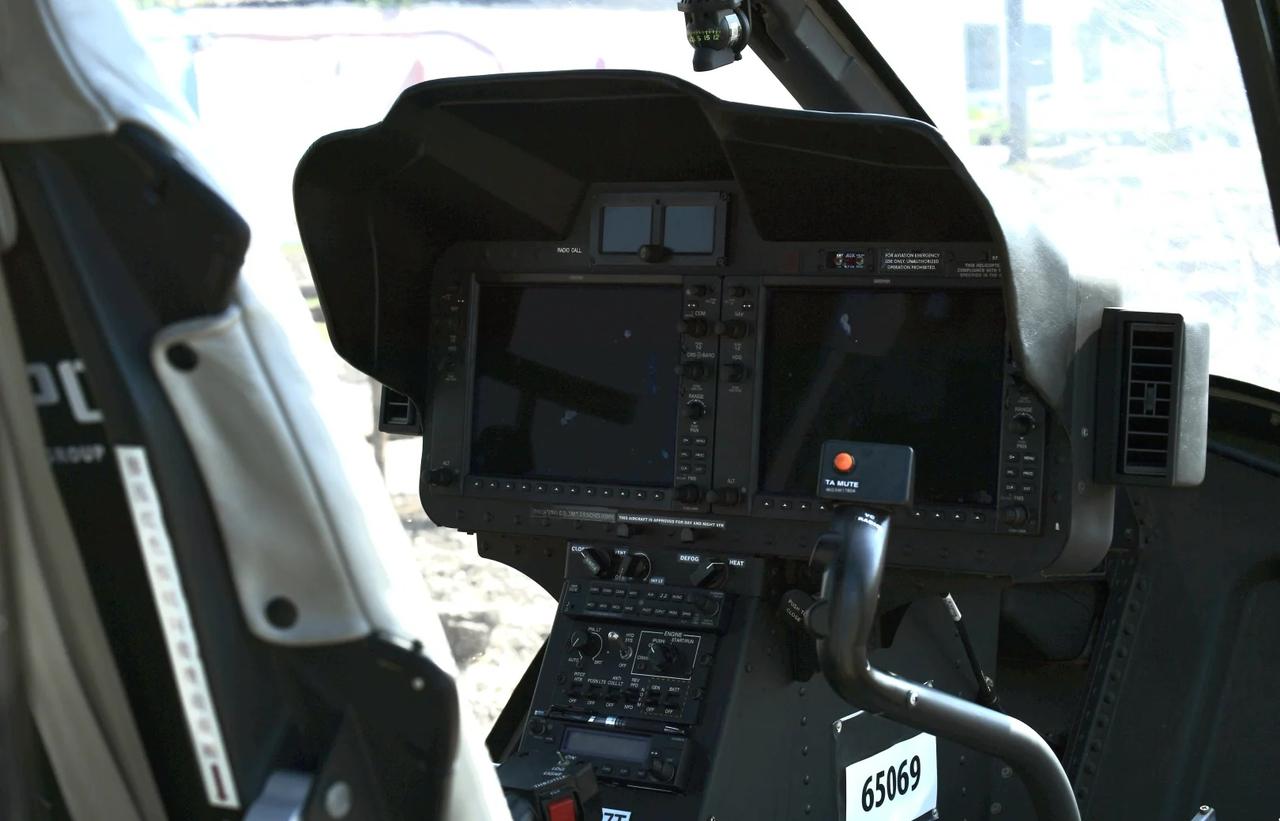 猜猜这是哪个飞机的驾驶舱？别人的驾驶舱千篇一律，我进的驾驶舱——飞机驾驶舱第一