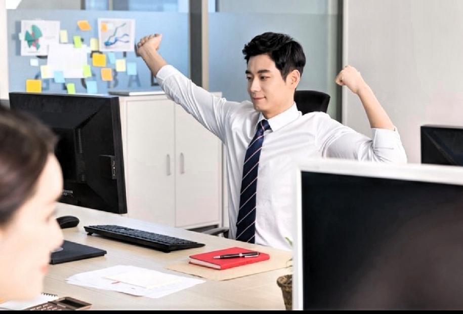 所有能在一线城市买房安家的外地人，99%都得靠父母帮衬，凭自己本事太难了。当父母