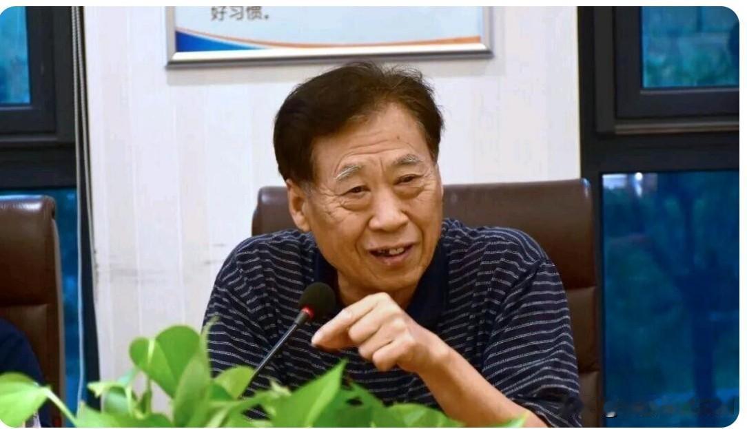他曾任开封市委书记。1969年参加工作，复旦大学哲学专业。2002年至2006年