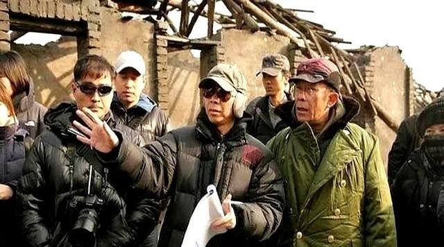 邓超一句“我爱你”送给孙俪，直接点燃了身旁冯小刚的怒火。他当场黑脸，丢下一句“