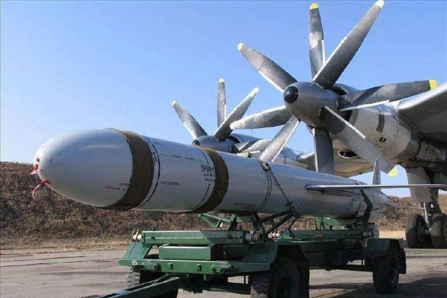 美国刚刚把400枚战斧导弹提前一年塞给日本，这是要干嘛？就在3月13日，美国