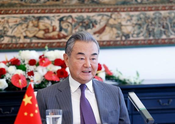 欧盟27国代表齐聚北京，王毅赶在访欧之前，直接把话挑明6月25日，我国外长王毅