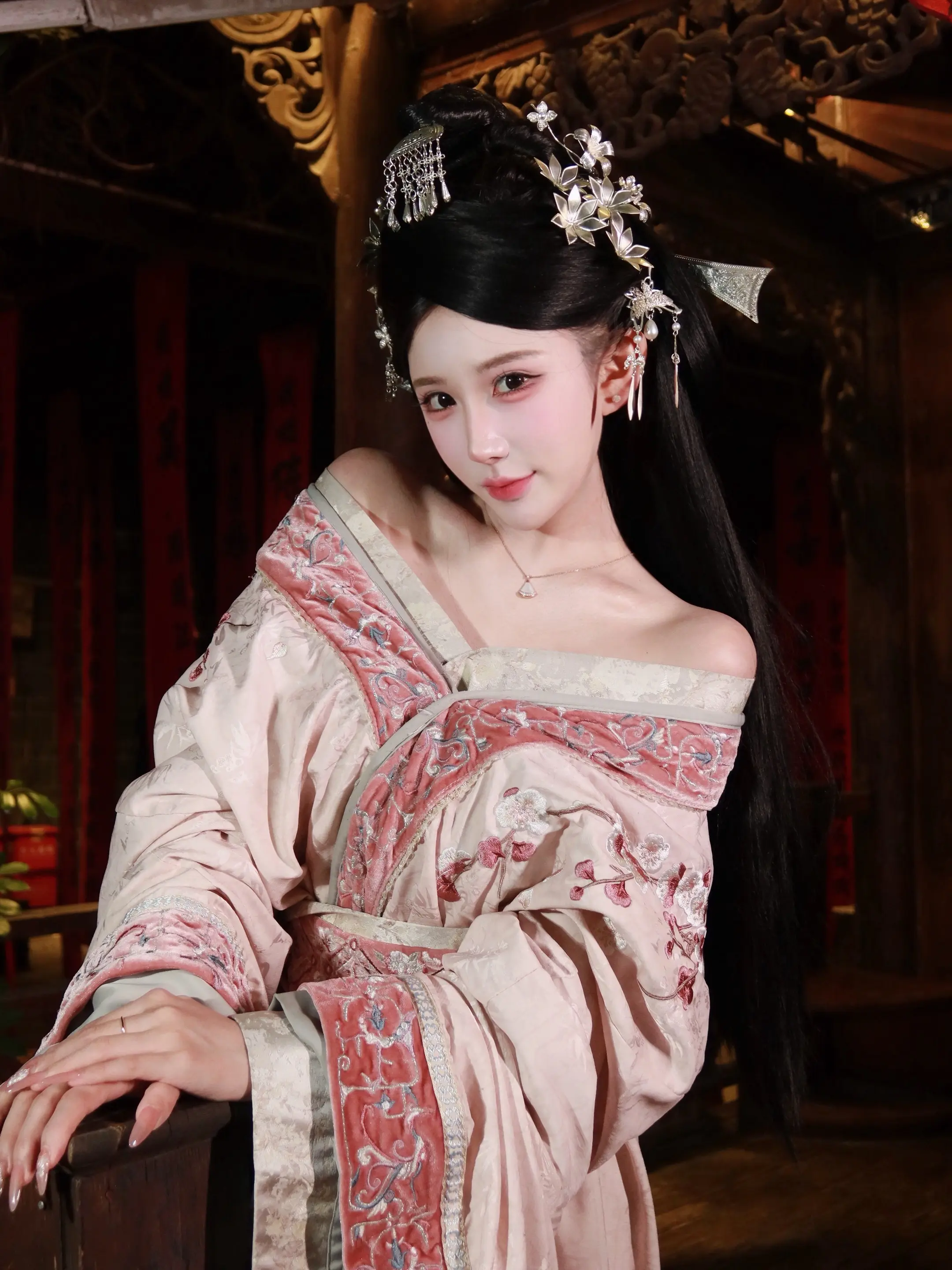 我要是想做皇后 还哪里轮得到姐姐。