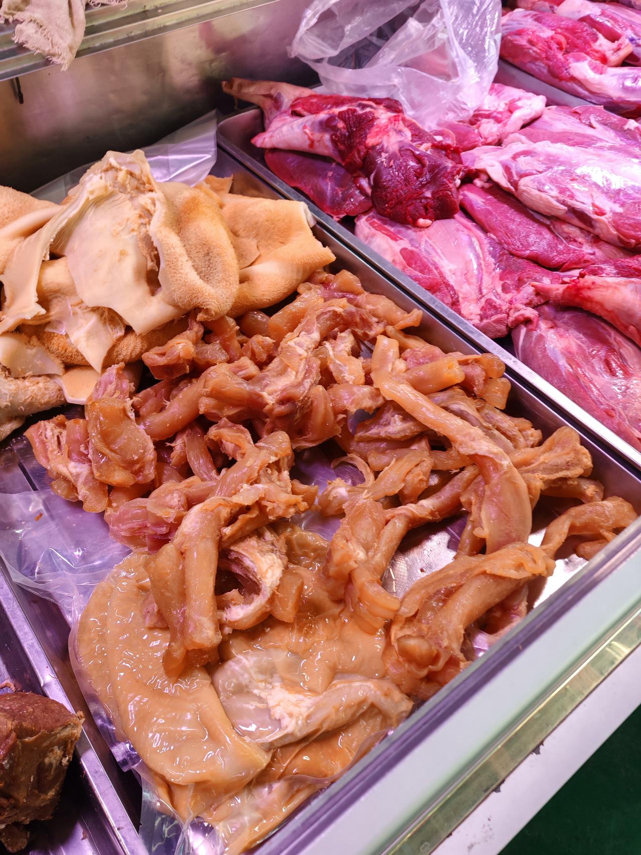 分享一下今日牛羊肉价2月13日，坐标西安北郊。今天腊月二十六日，年更近了，上午