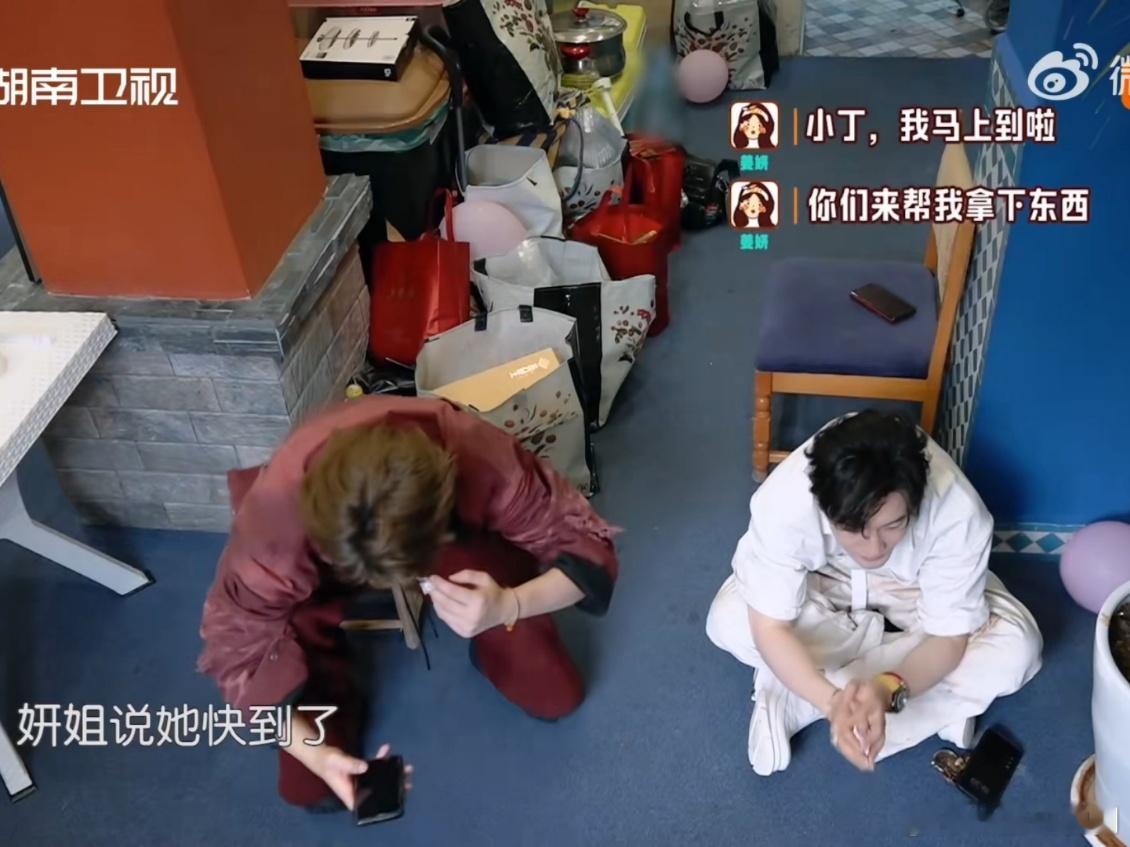 姜妍一生要强的中国女人中餐厅一生要强的妍姐一个人到超市大采购，从挑选物品到结账